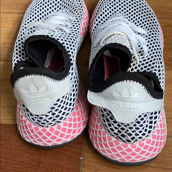 ADIDAS LADIES SHOES SIZE US8.5 - Picture 2 of 6